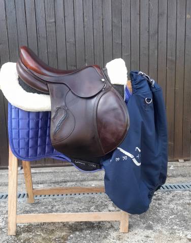 Selle Antarès modèle connexion