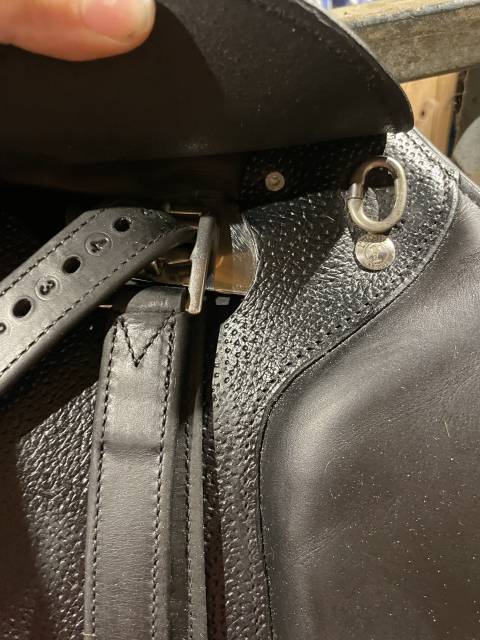 Selle Rebelle noire 17,5