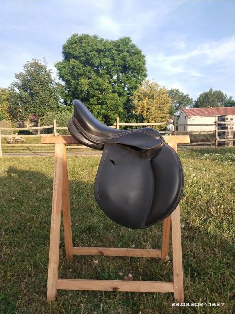 Selle Décathlon  en cuir noir