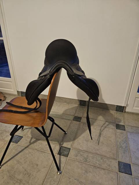 Selle dressage Hervé Godignon One 15,5