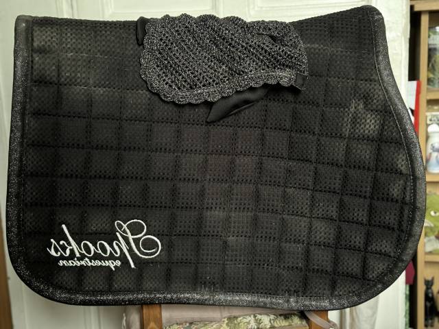 Tapis spooks et bonnet Eskadron