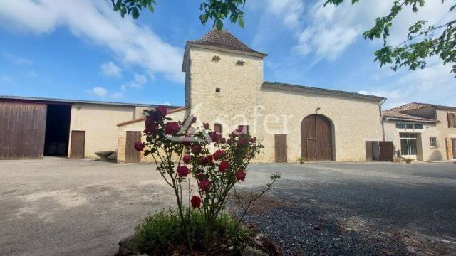 Jolie FERME proche DORDOGNE & 15 hectares