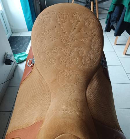 Ensemble portugais : Selle,  Filet, Collier de chasse..