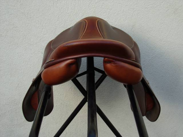 Selle Childeric FAP 17' arcade très large 