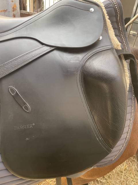 Selle de dressage de la m’arque passier taille 17’