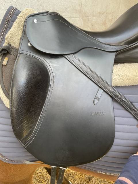 Selle de dressage de la m’arque passier taille 17’