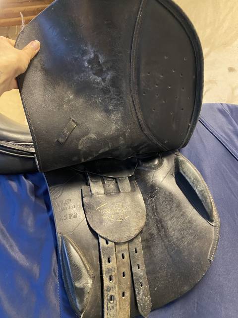 Selle mixte noire 17,5 pouces 