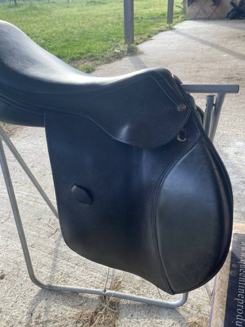 Selle mixte noire 17,5 pouces 