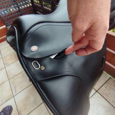 Selle Kent&Master > Thorowgood T4 T8 COB cuir 17 pouces