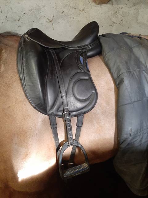 Selle dressage Devoucoux 