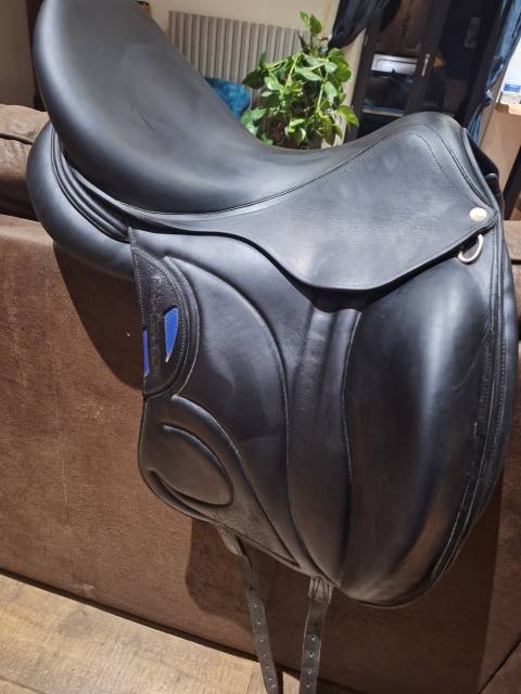 Selle dressage Devoucoux 