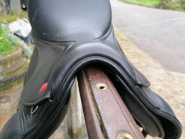 SELLE DE DRESSAGE PONEY
