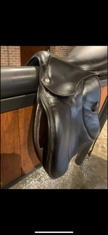 Comme neuve!! Selle Voltaire 18  à vendre 