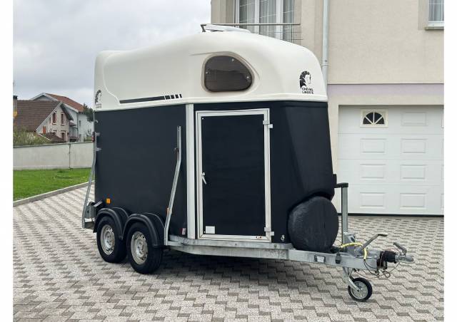Van cheval Liberte Gold First 2011 2 places CAMERA SELL 907926 Acheter ce van Equirodi France