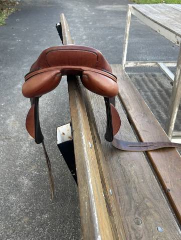 Selle monoquartier Ikonic, en 17,5.