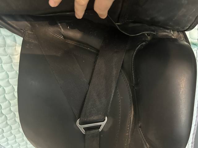 Selle dressage 17.5 pouces 