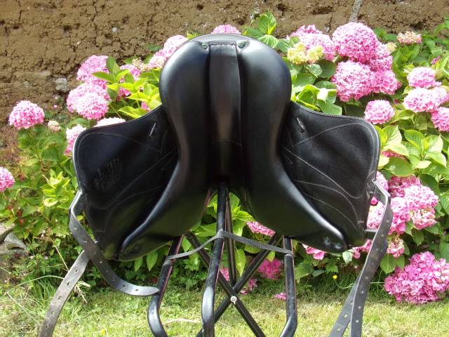 Selle Dressage Devoucoux Makila S 17'
