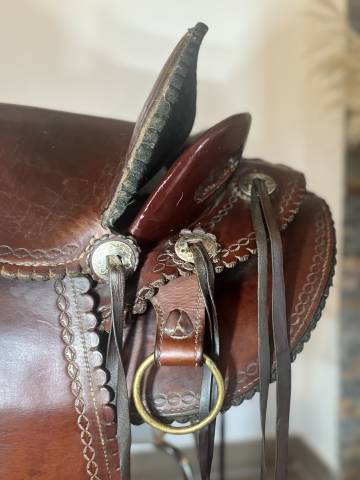 Selle mexicaine collier de chasse et tapis 