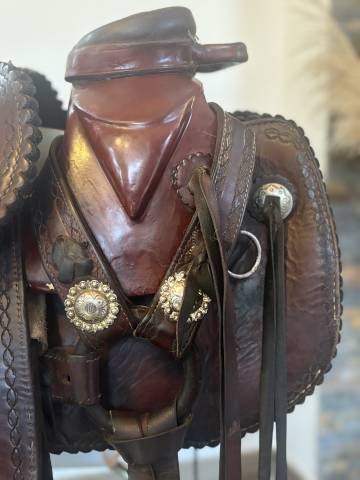 Selle mexicaine collier de chasse et tapis 