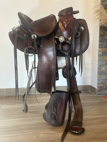 Selle mexicaine collier de chasse et tapis 