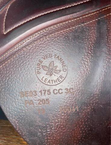 Selle d’obstacle CWD SE03 17,5 pouces 