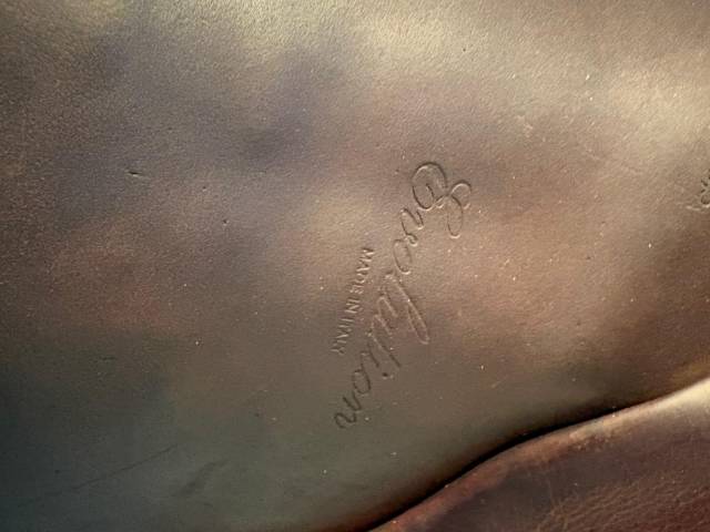 Selle Equipe Evolution liseré noir 18 P