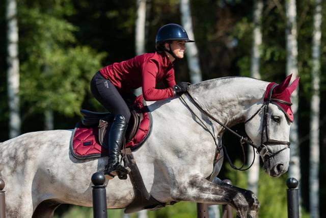 Bonnet Dark Bordeaux - Equestrian Stockholm