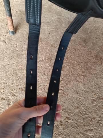 Selle de dressage devoucoux Makila 