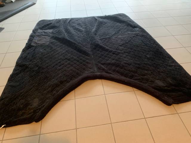 couverture de box noire Kentucky 150 gr 155 cm