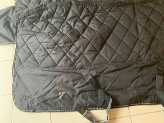 couverture d'écurie noire eskadron 200 gr 165 cm 