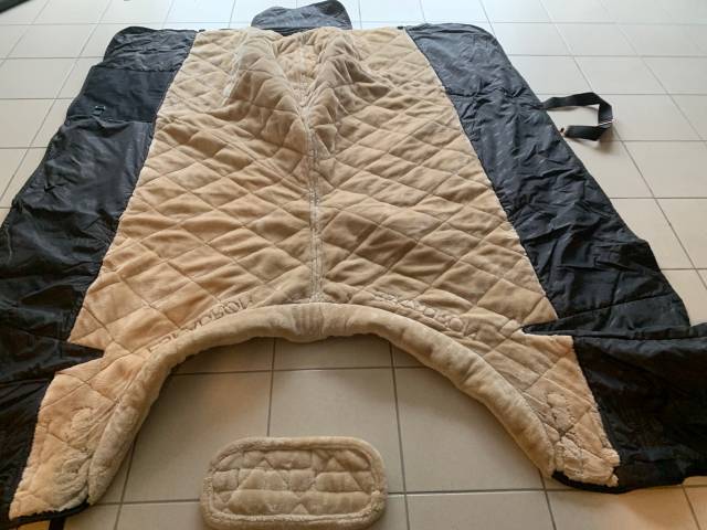 couverture d'écurie noire eskadron 200 gr 165 cm 