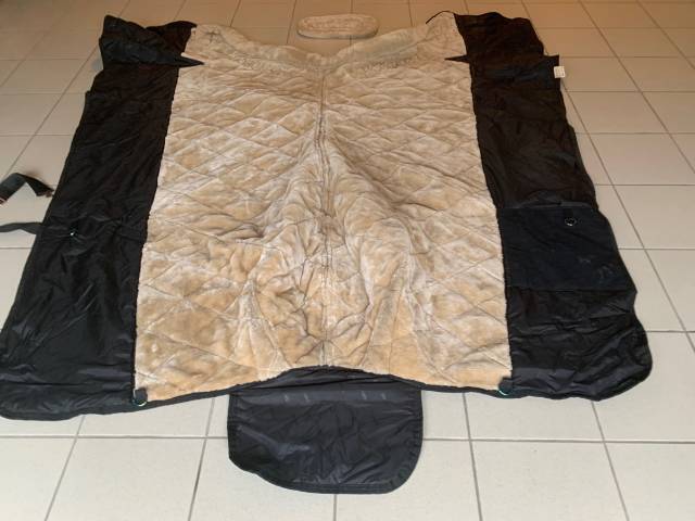 couverture d'écurie noire eskadron 200 gr 165 cm 