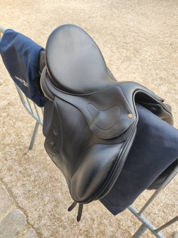 Selle de dressage Bruno Delgrange 