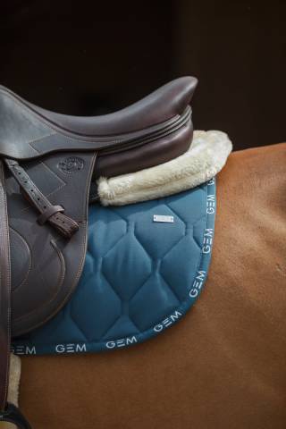 Tapis de selle LOVE Bleu orage DRESSAGE - GEM