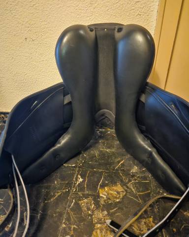Selle IKONIC dressage 17.5