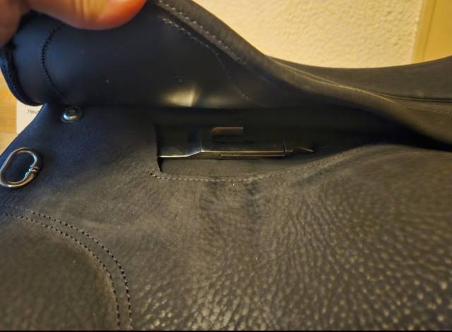 Selle IKONIC dressage 17.5