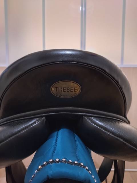 Selle de dressage Thésée 17,5 - Parfait état