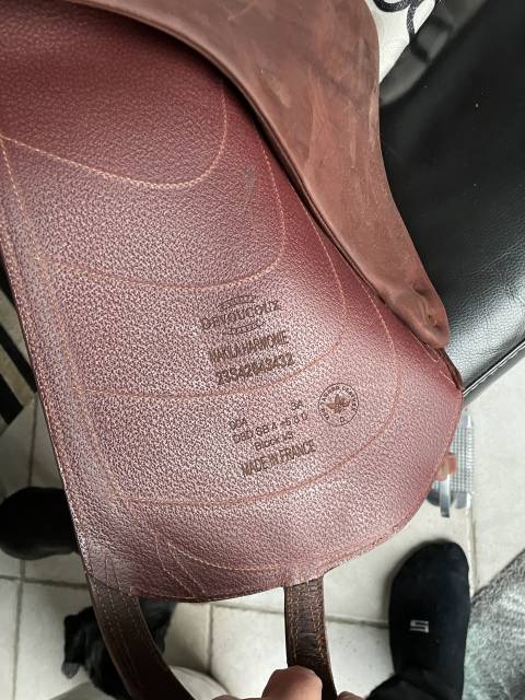 Selle de dressage Malika harmonie havane 