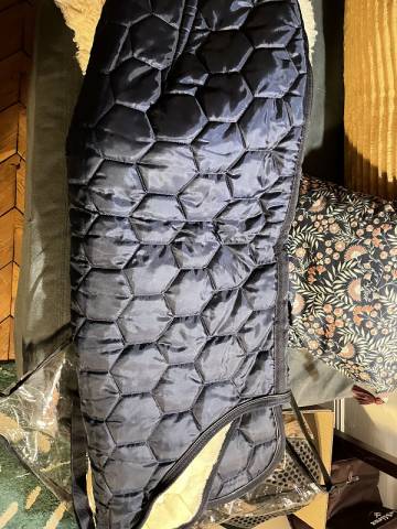 Couvre Reins Matelassé QHP Quarter Classy L Marine