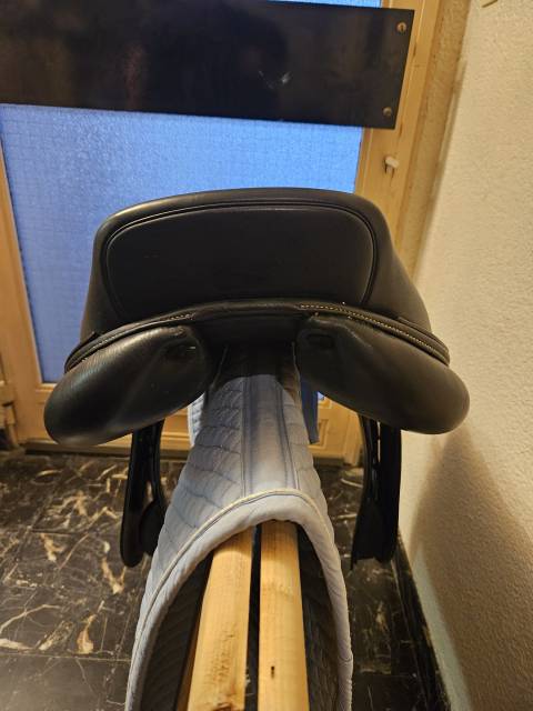 Selle Ikonic mixte 17.5 neuve