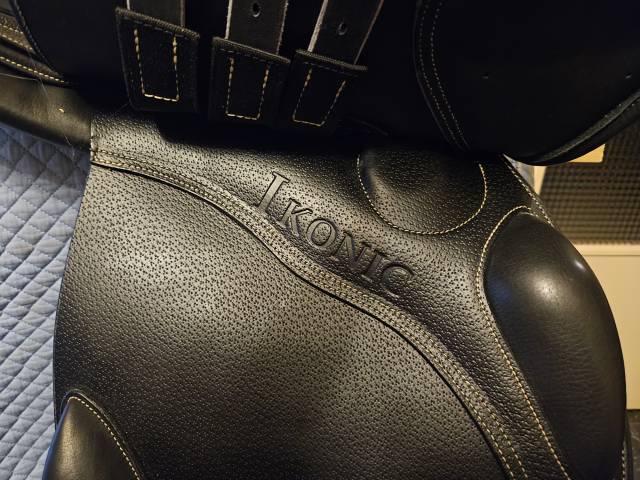 Selle Ikonic mixte 17.5 neuve