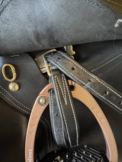 selle mixte TdeT 17,5" garantie jusqu'en septembre 2027