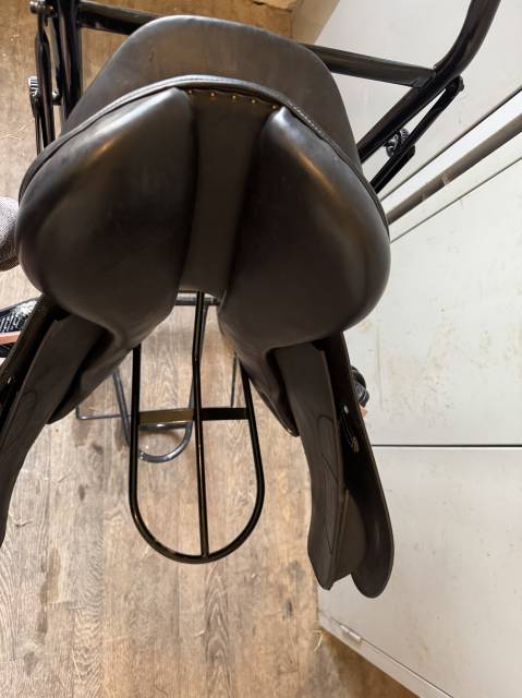 selle mixte TdeT 17,5" garantie jusqu'en septembre 2027