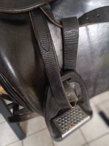 Selle de dressage DEVOUCOUX modèle Milady 