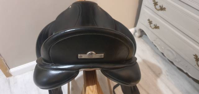 Selle dressage Bates Isabel CAIR 17.5"