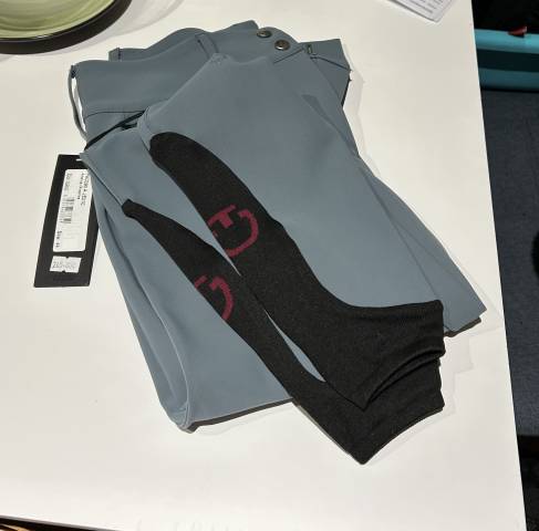 Vends pantalon Cavalleria Toscana 