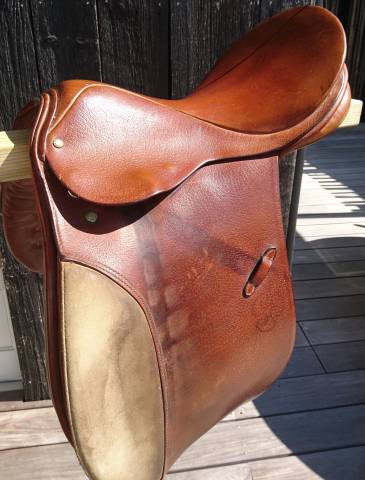 Selle St&uuml;bben Tristan dressage 17,5 pouces