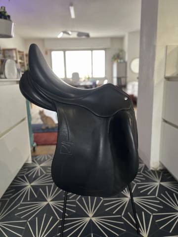 selle dressage Childéric 17,5