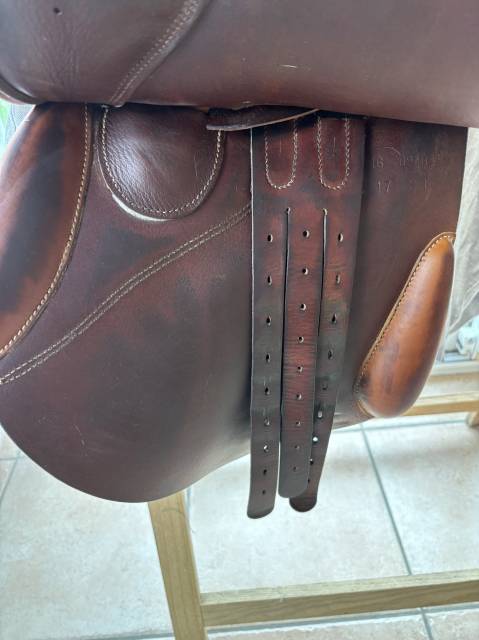 Selle forestier modèle Classic 17p 