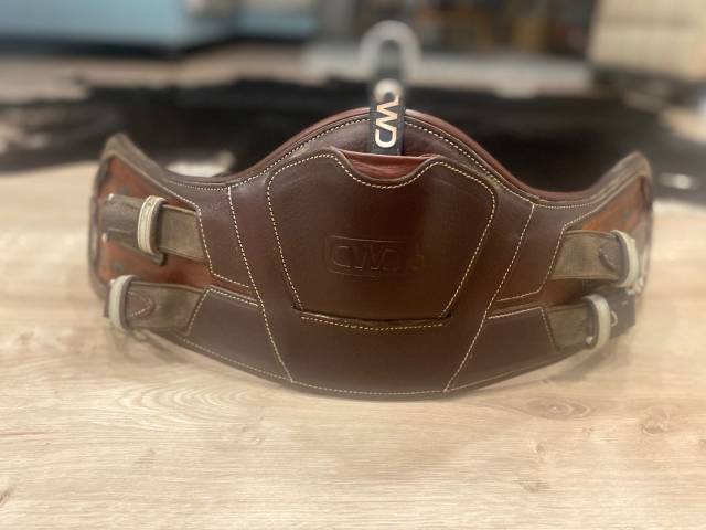 Selle dressage  en tres bien Etat SE37